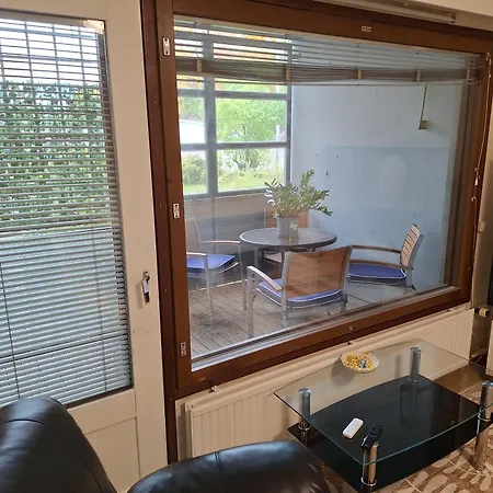 Maentsaelae Centrum- Saunalla Ja Ilmaisella Pysaekoeinnillae 아파트